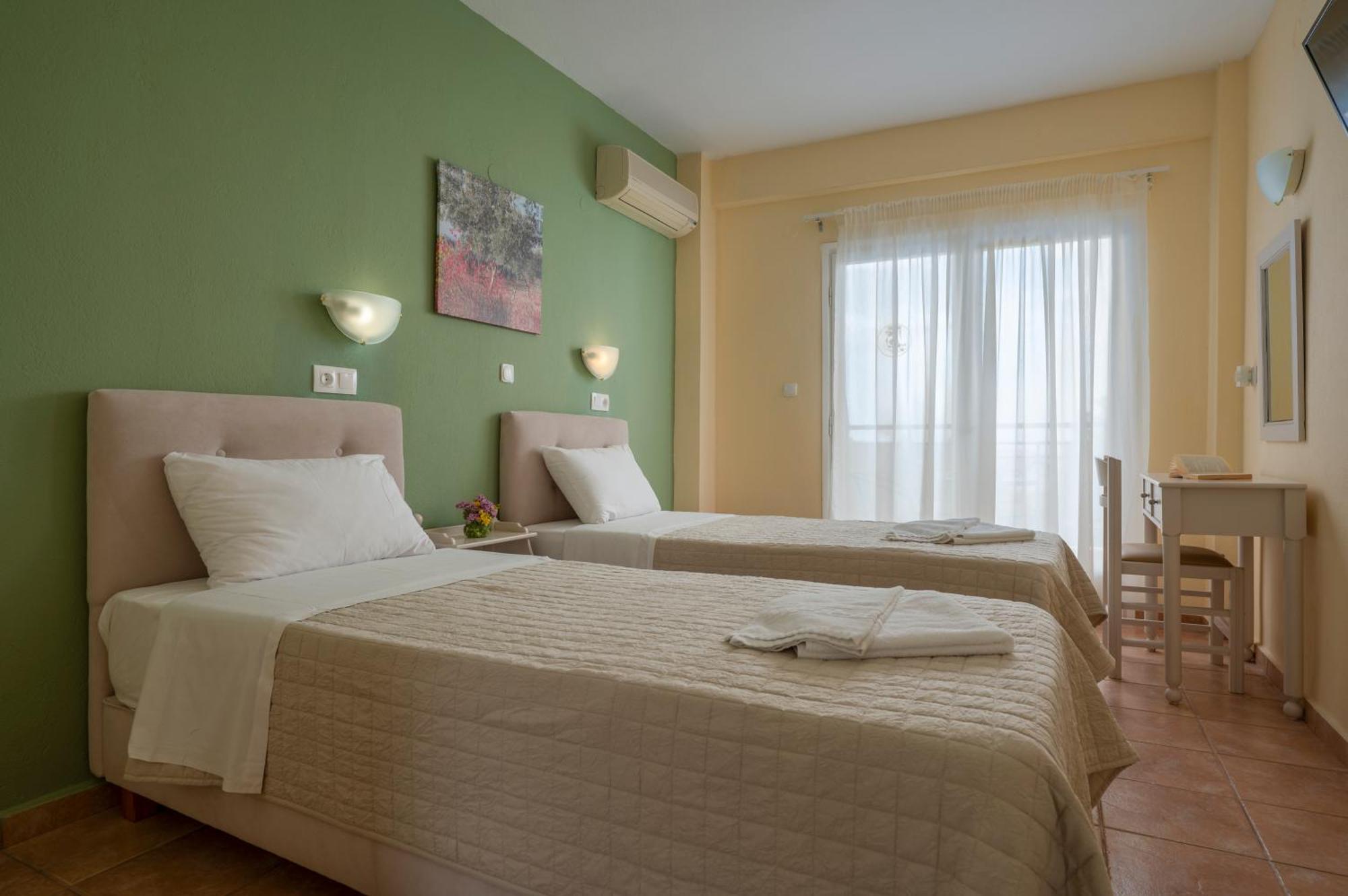 Julia Hotel ฟูร์กา ภายนอก รูปภาพ