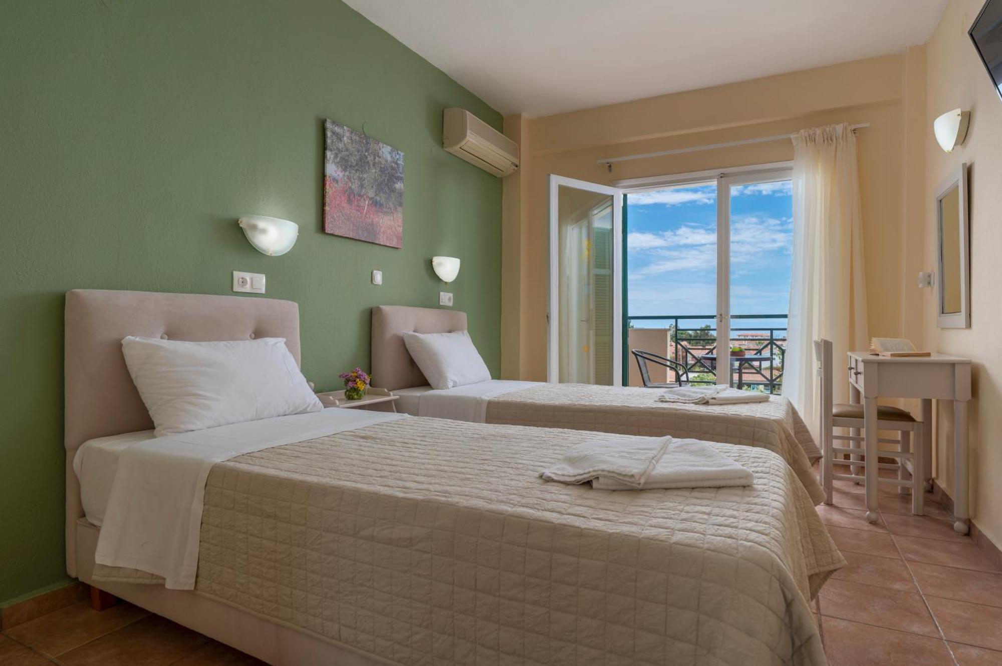 Julia Hotel ฟูร์กา ภายนอก รูปภาพ