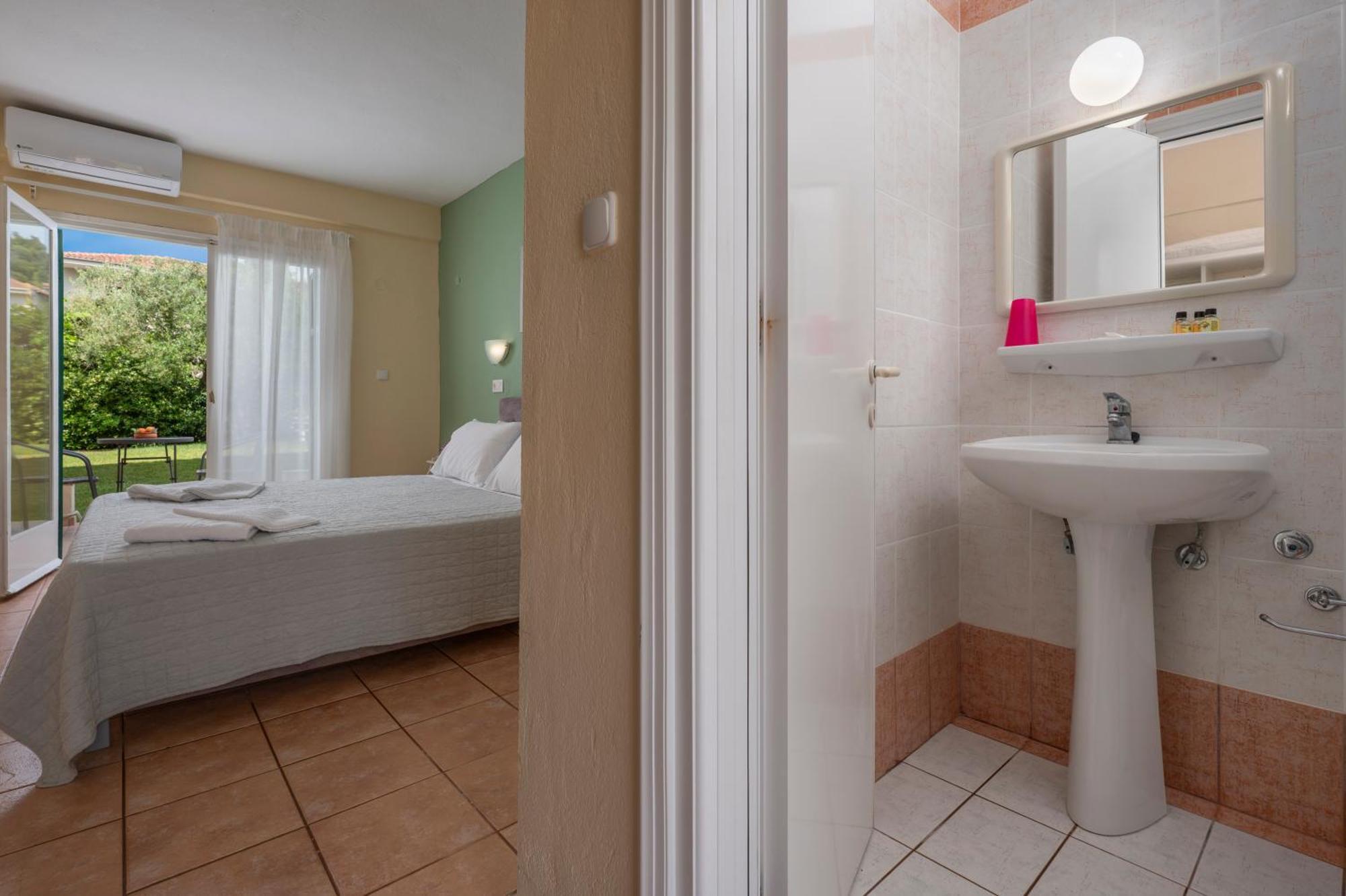 Julia Hotel ฟูร์กา ภายนอก รูปภาพ